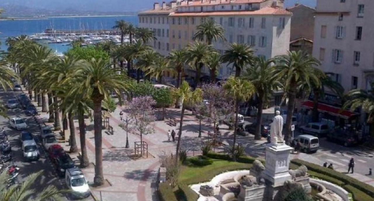 Centre Ville Ajaccio Tres Bel Appartement De Charme Tout Equipe Exterior foto